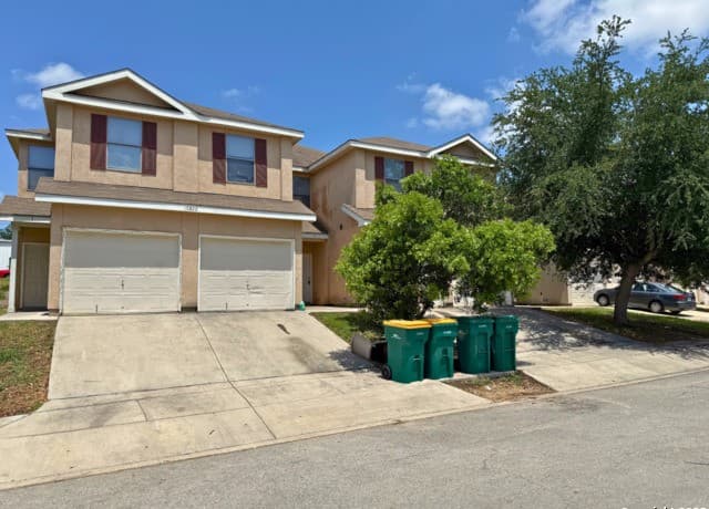3-bedroom rental at 10822 Mathom Landing Unit 3 in Universal City TX
