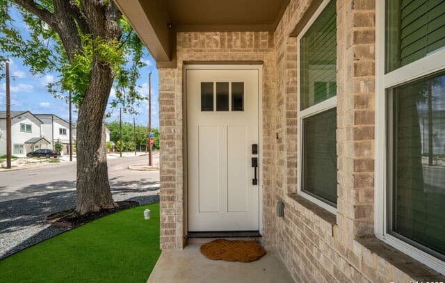 3-bedroom rental at 1104 S Gevers St in San Antonio TX