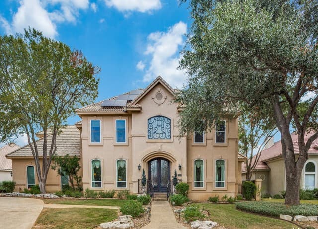 6-bedroom rental at 19114 Autumn Gdn in San Antonio TX