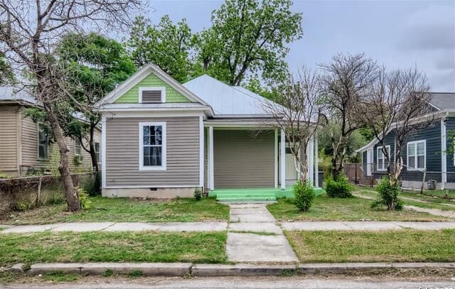 3-bedroom rental at 517 Hicks Ave in San Antonio TX