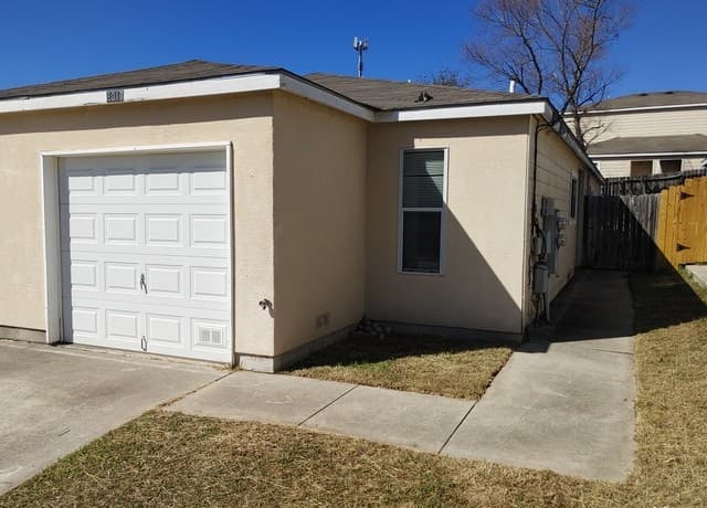 2-bedroom rental at 8017 Maverick Climb in San Antonio TX