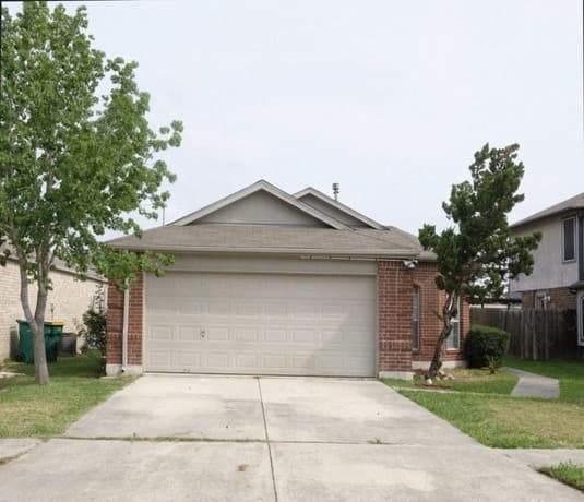 3-bedroom rental at 9818 Autumn Valley in Converse TX