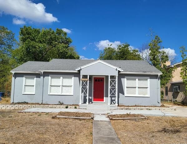 2-bedroom rental at 2443 W Huisache Ave Unit 1 in San Antonio TX