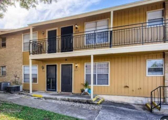 1-bedroom rental at 923 Vance Jackson Unit 1210 in San Antonio TX