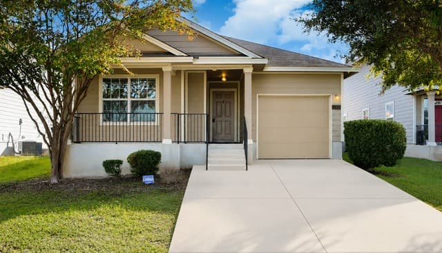 3-bedroom rental at 11326 Estufa Canyon in San Antonio TX