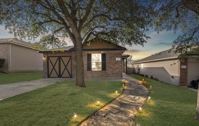 3-bedroom rental at 11002 Moonlit in San Antonio TX