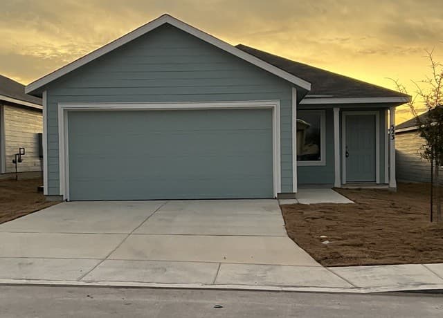 4-bedroom rental at 523 Layne Overlook in San Antonio TX