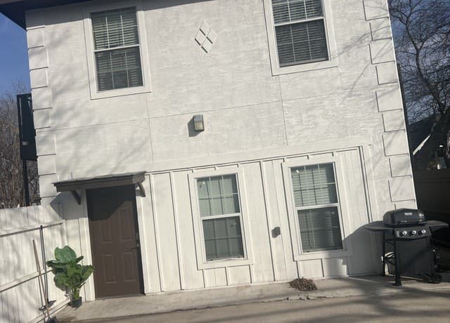 1-bedroom rental at 1750 W Craig Pl in San Antonio TX