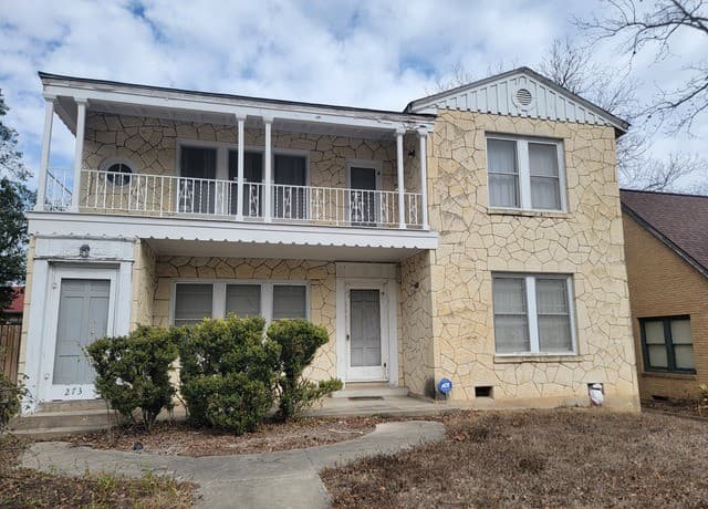 2-bedroom rental at 273 E Lullwood Ave in San Antonio TX