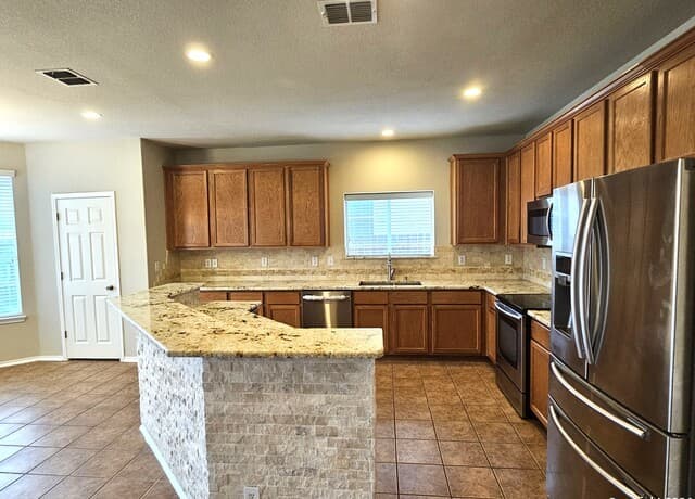 3-bedroom rental at 400 Apache Ledge in Cibolo TX