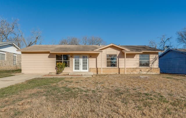 3-bedroom rental at 827 Horseshoe in Universal City TX