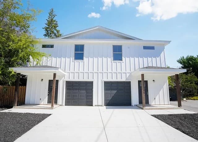 3-bedroom rental at 1210 S New Braunfels in San Antonio TX
