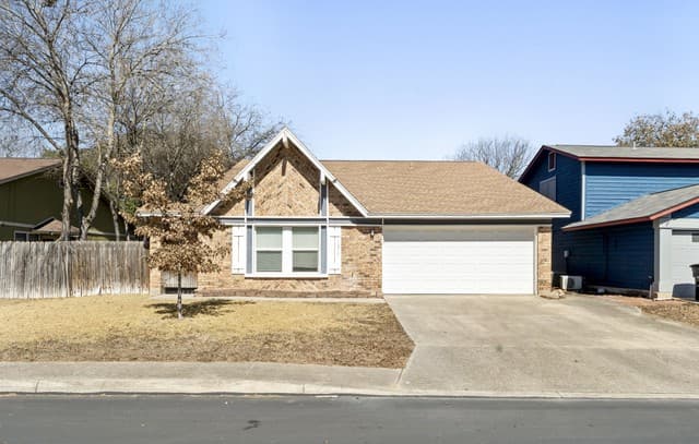 4-bedroom rental at 10315 Country Green in San Antonio TX
