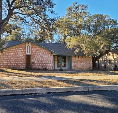 3-bedroom rental at 8803 Wimbledon St in San Antonio TX