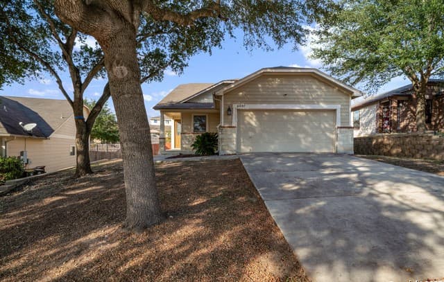 4-bedroom rental at 6037 Scenic Links in Schertz TX