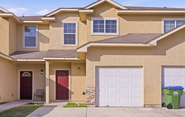3-bedroom rental at 16821 Showdown Unit 3 in Schertz TX