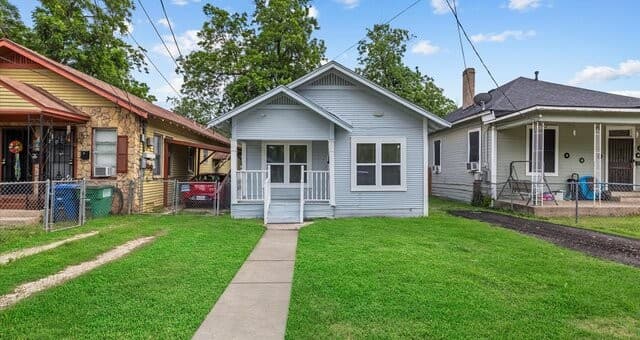 2-bedroom rental at 350 Barrett Pl in San Antonio TX