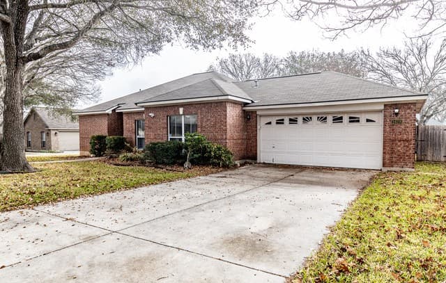 3-bedroom rental at 1628 Bench Trl in Schertz TX