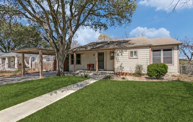 3-bedroom rental at 347 W Hermine in San Antonio TX