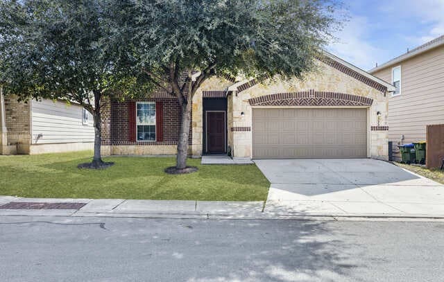 3-bedroom rental at 322 Walnut Crest in Selma TX