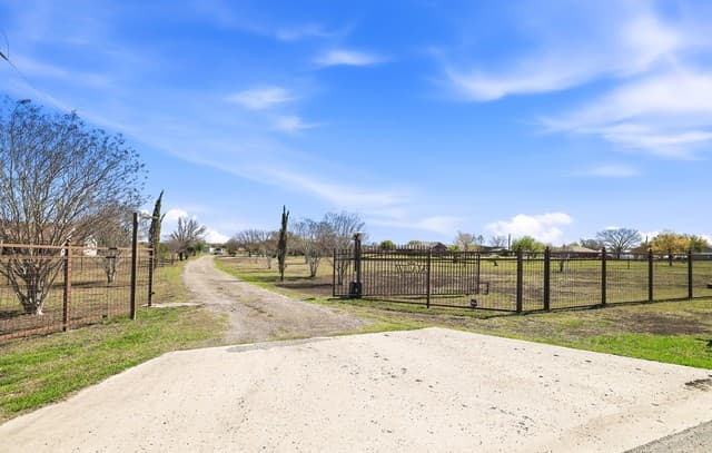 4-bedroom rental at 11421 Ware Seguin in Schertz TX